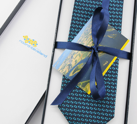 From Teamwear to Corporate Gifts: How Accessories Make the Difference
