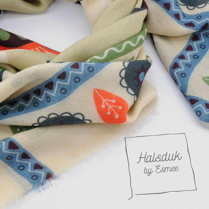 Halsduk by Esmee